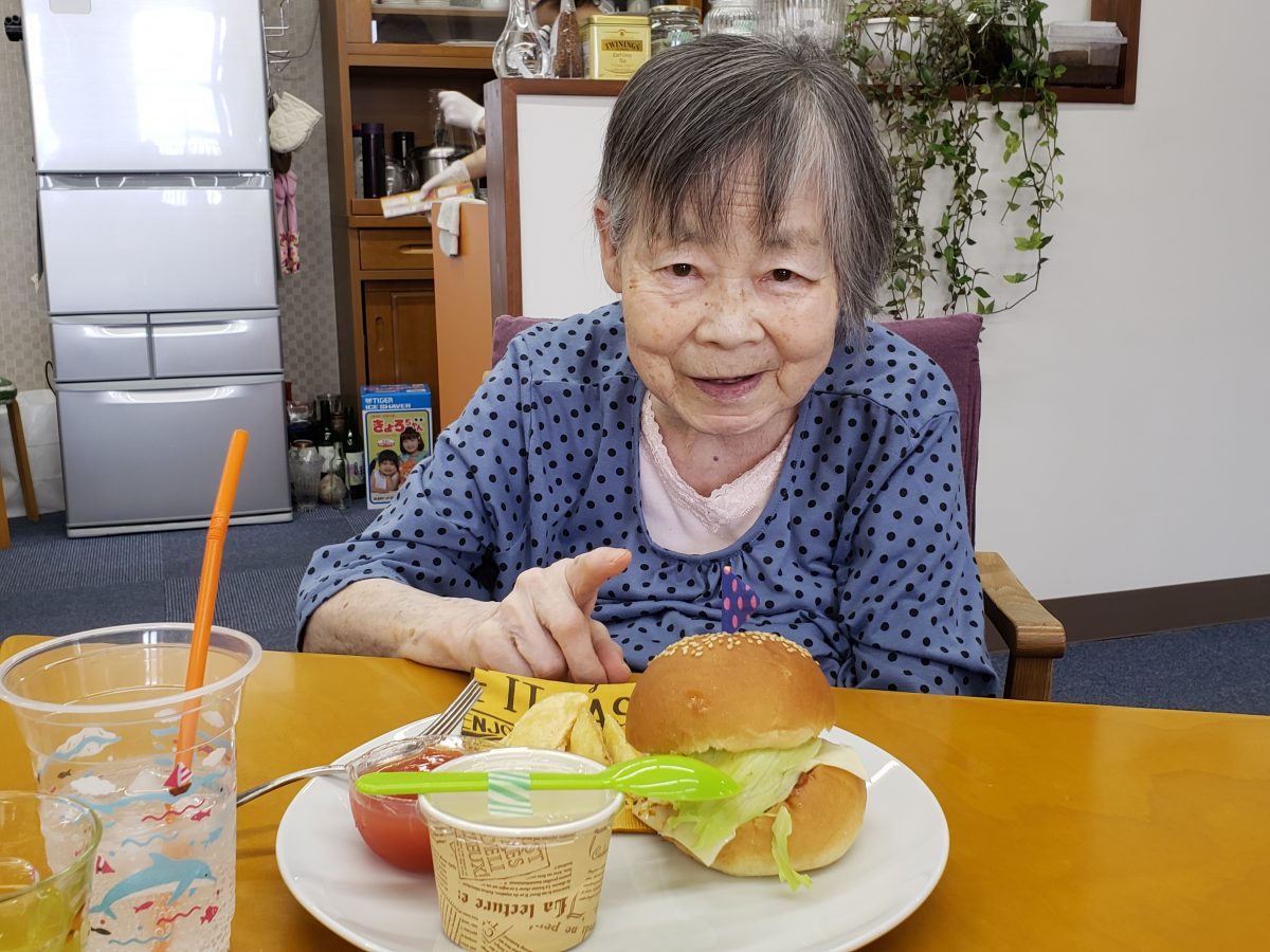 お年よりはマクド派、モス派！！？いいえ・・・・。